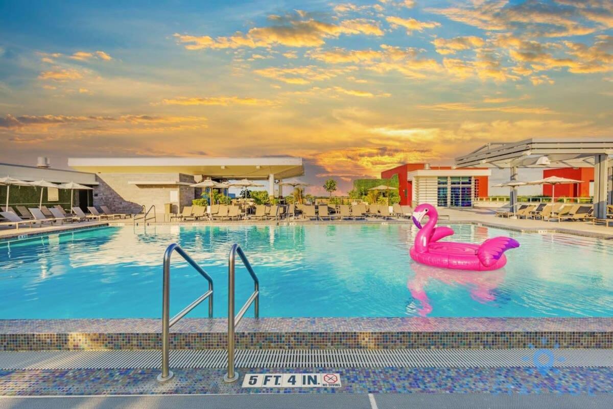 Tropical Oasis - Rooftop Pool- Near Beach - Gym هوليوود المظهر الخارجي الصورة